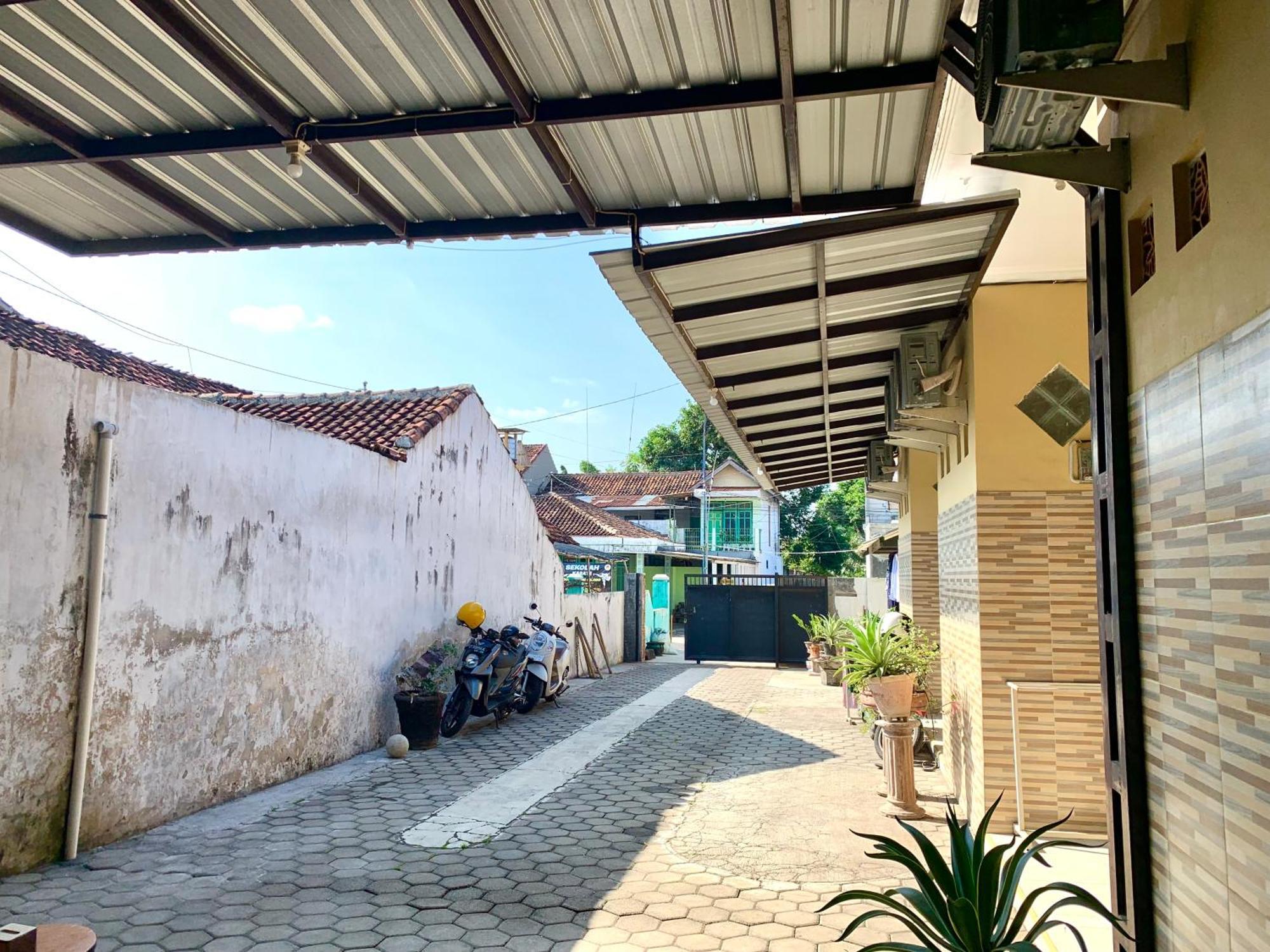 Offspring Ijen Hostel Banyuwangi Esterno foto